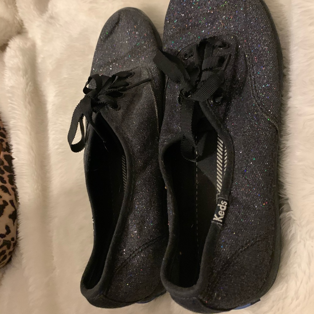 Sparkly black keds